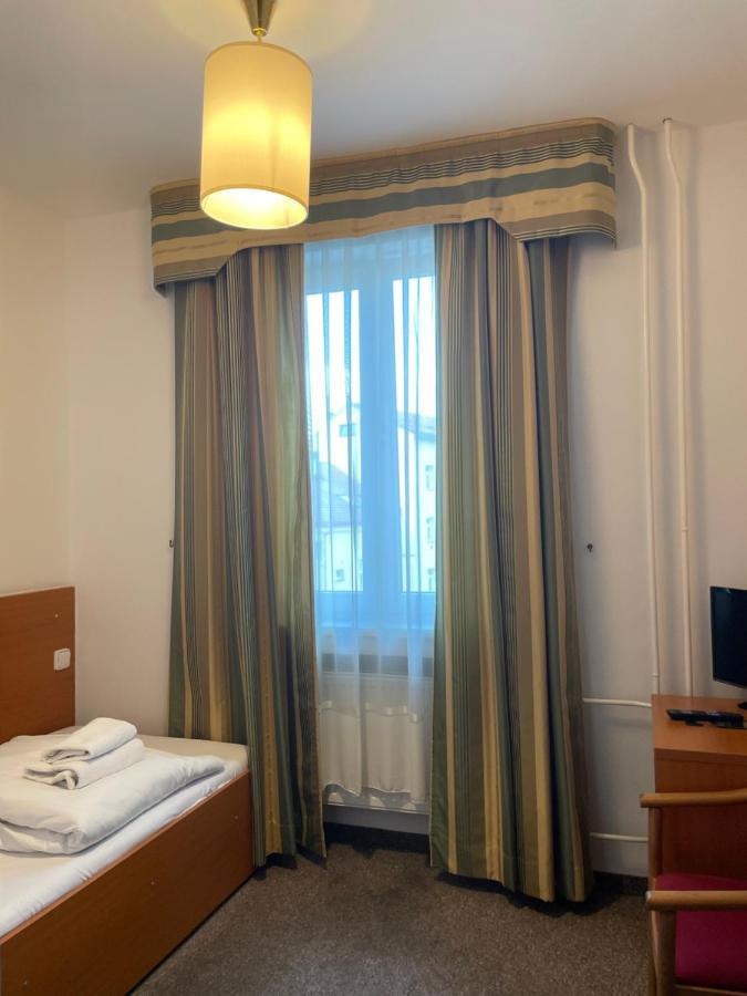 Gallery Hotel Sis Прага Екстер'єр фото