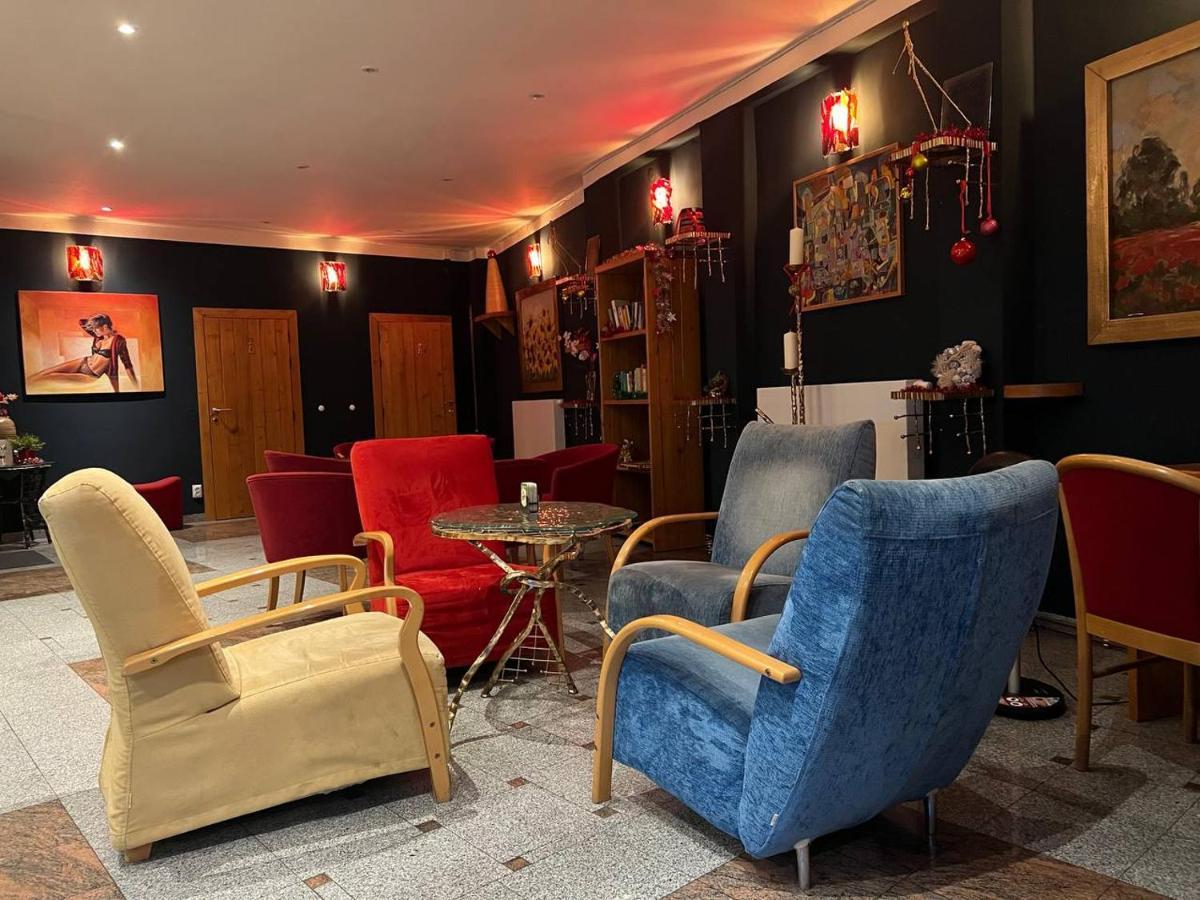 Gallery Hotel Sis Прага Екстер'єр фото