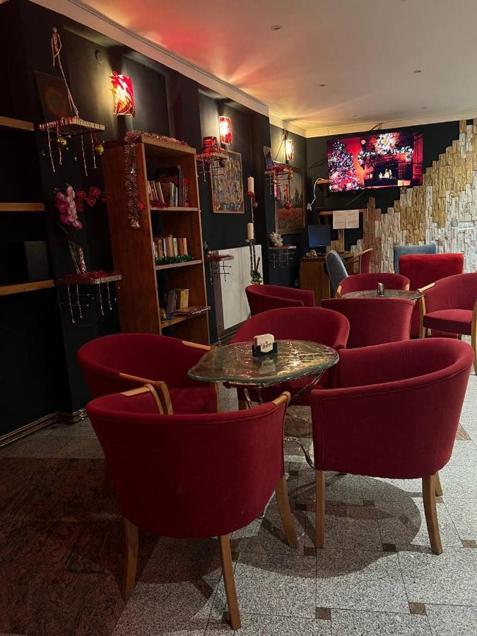 Gallery Hotel Sis Прага Екстер'єр фото