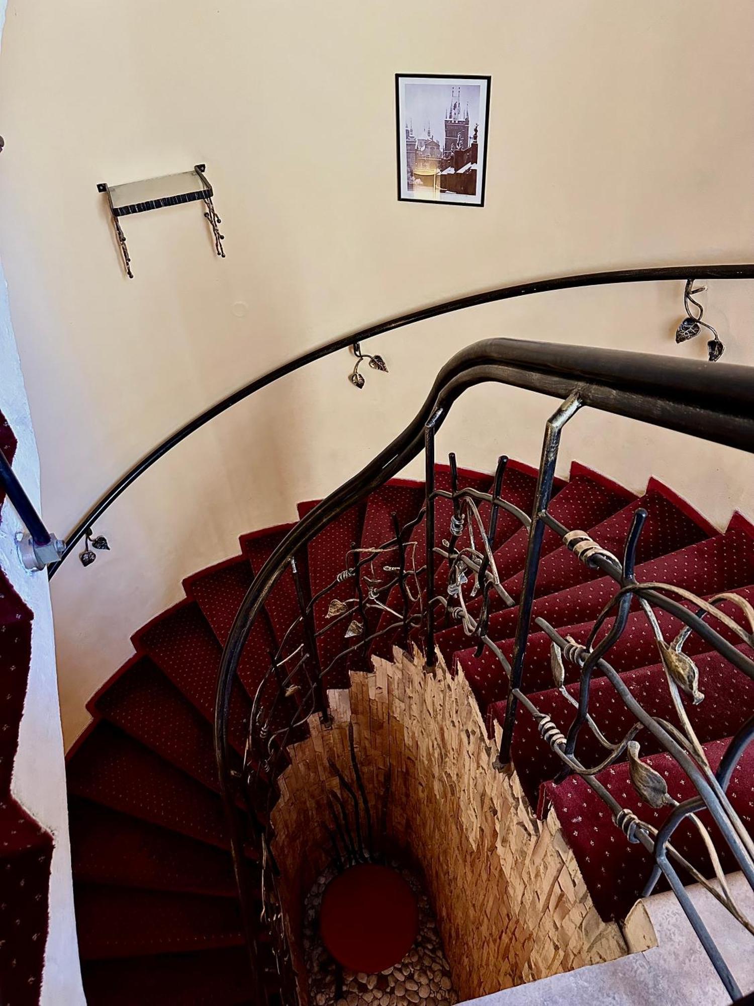Gallery Hotel Sis Прага Екстер'єр фото