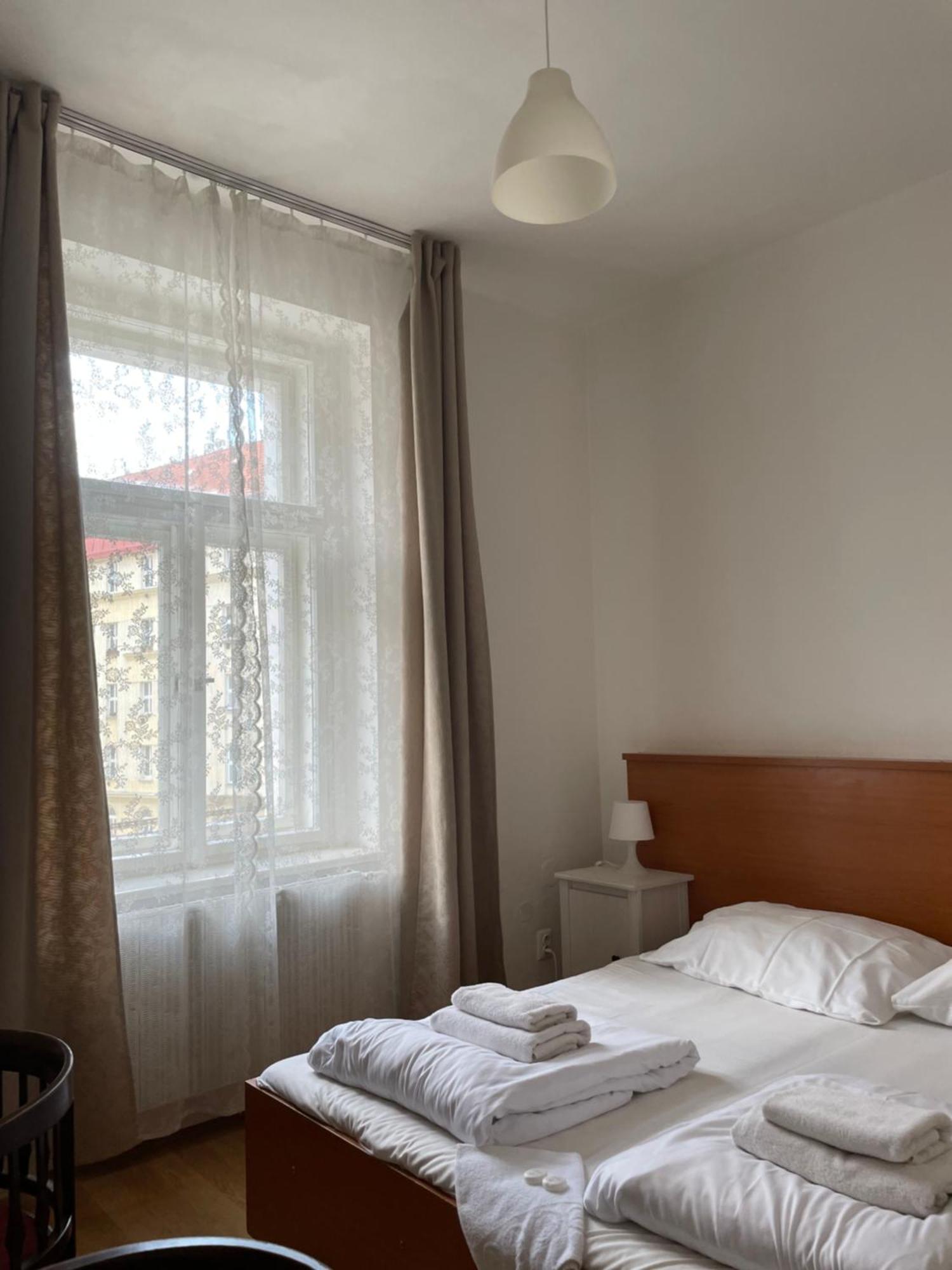 Gallery Hotel Sis Прага Екстер'єр фото