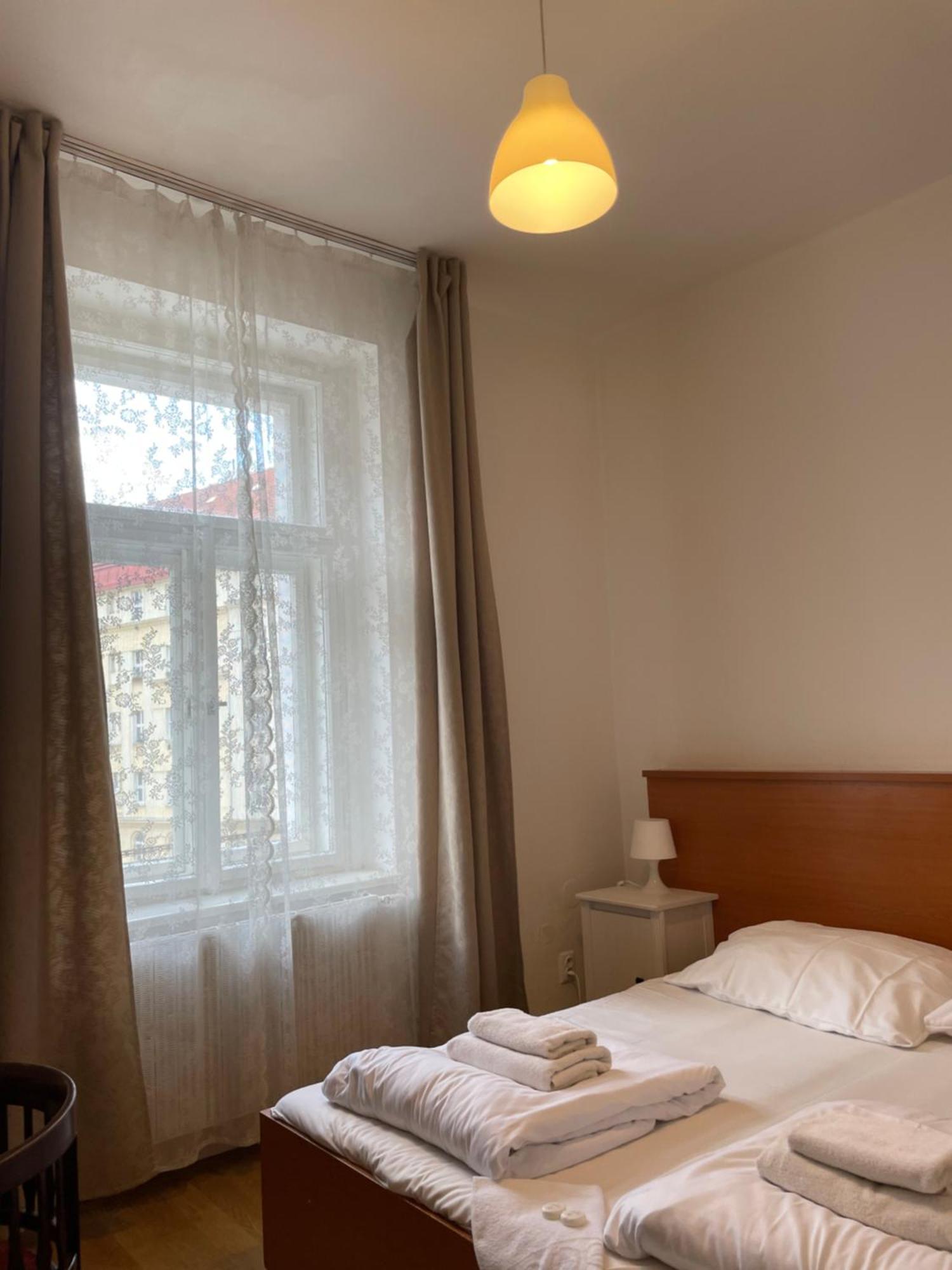 Gallery Hotel Sis Прага Екстер'єр фото