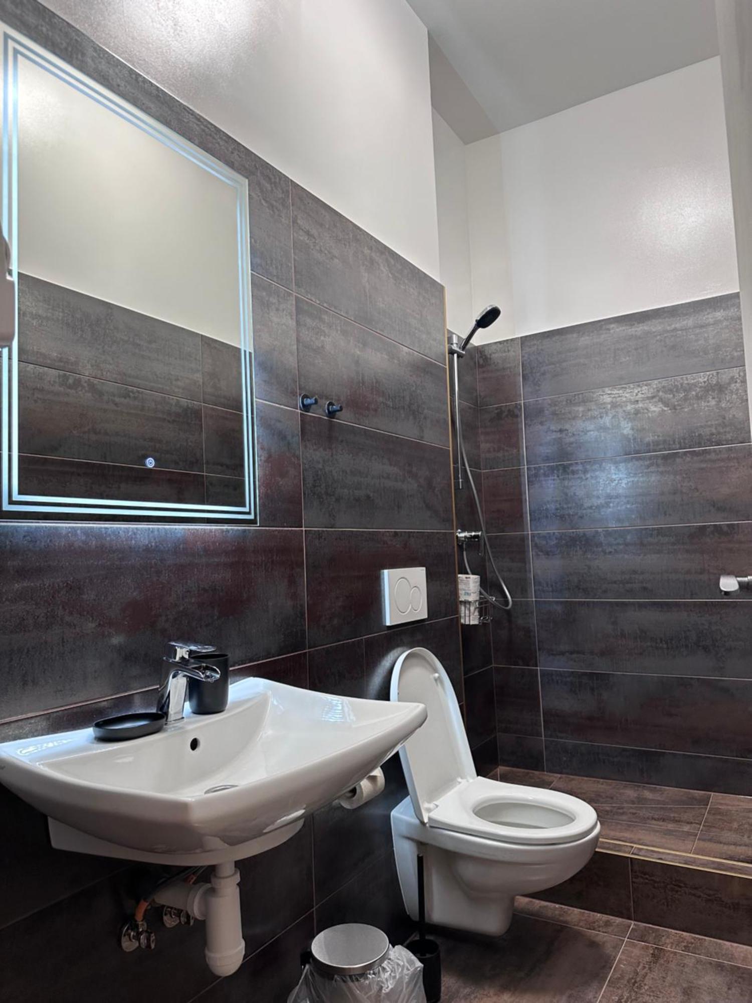 Gallery Hotel Sis Прага Екстер'єр фото